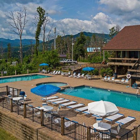 Mins To Gburg Sleeps 8 Hot Tub Arcade Area Pool Villa Gatlinburg Bagian luar foto
