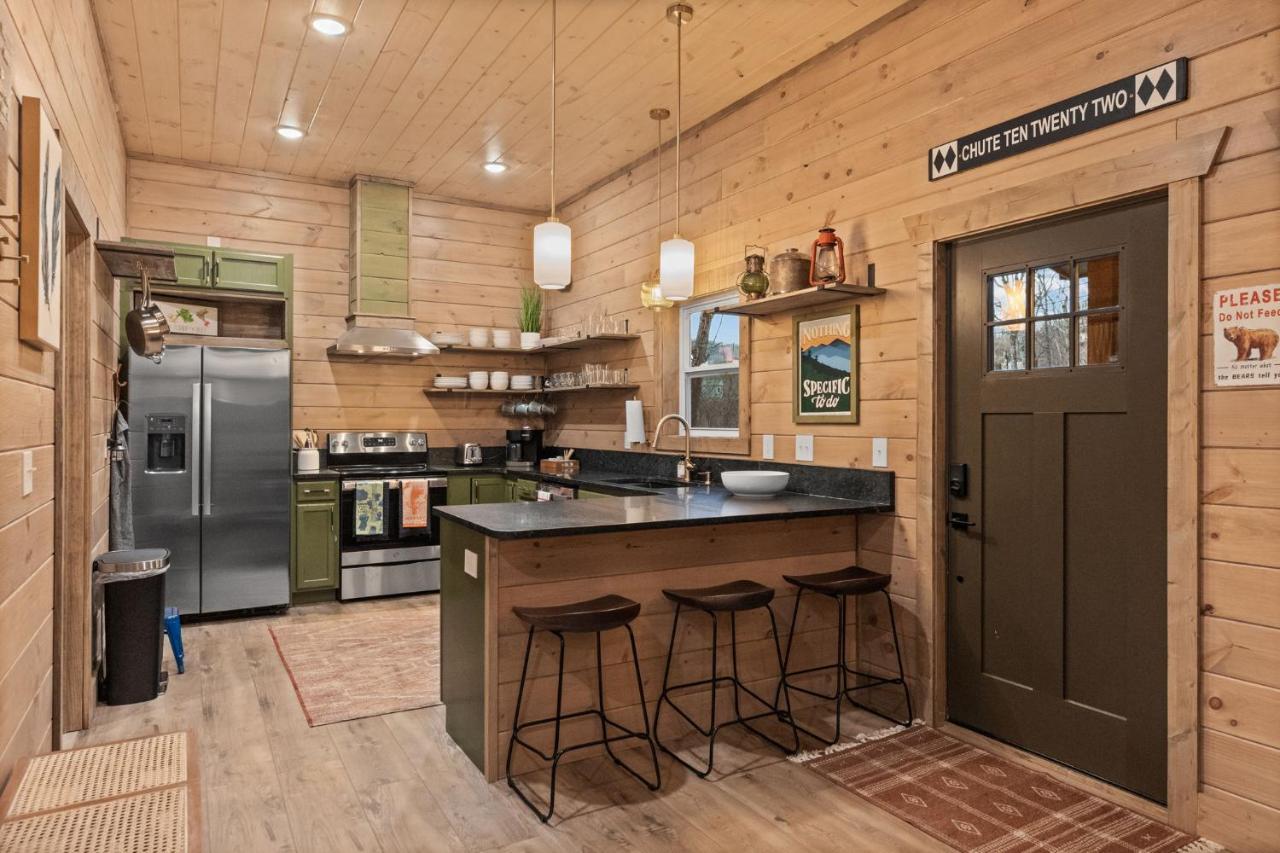 Mins To Gburg Sleeps 8 Hot Tub Arcade Area Pool Villa Gatlinburg Bagian luar foto